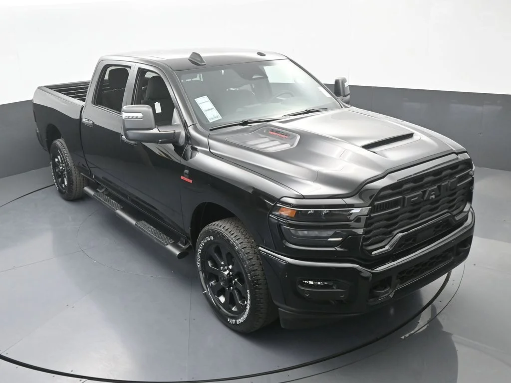 New 2026 Diamond Black Crystal Pearl-Coat Exterior Paint RAM Tradesman image 51