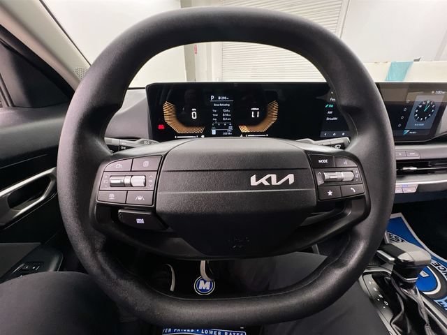 Used 2025 Black Kia LXS image 27