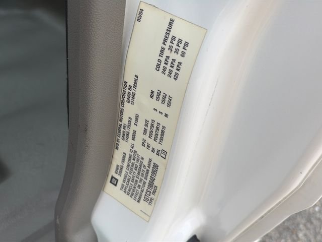 Used 2004 White GMC Fleet image 23