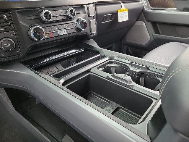 New 2026 Star White Metallic Tri-Coat Ford F-250® Lariat® image 50
