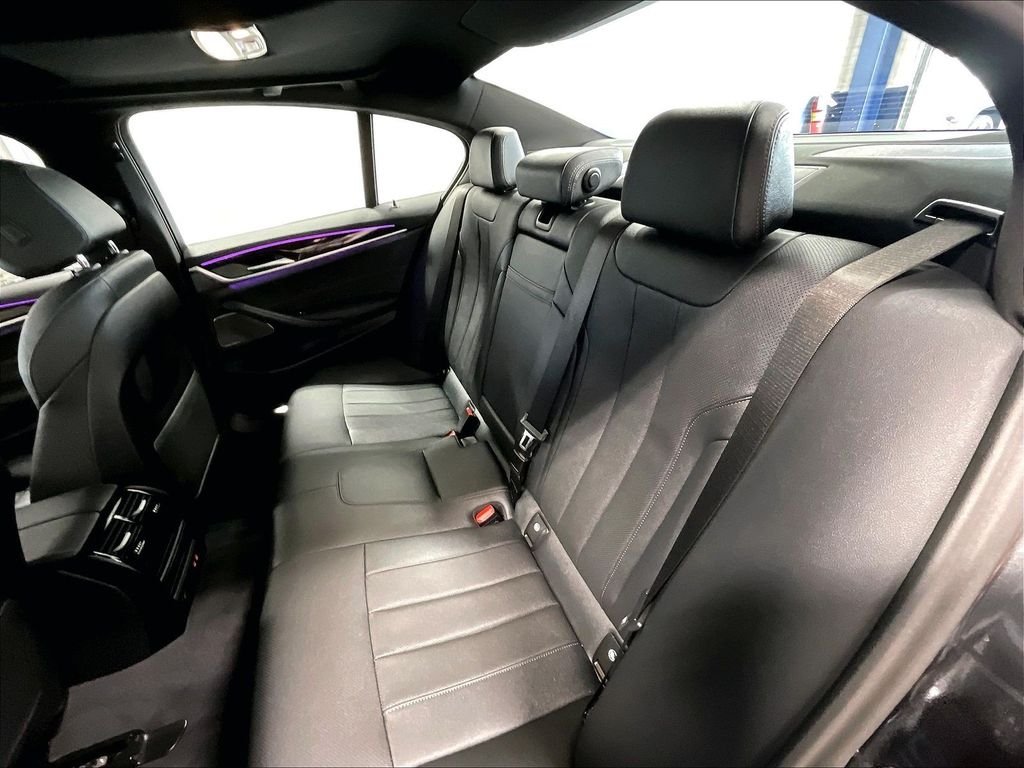 Used 2023 Gray BMW 530i xDrive image 15