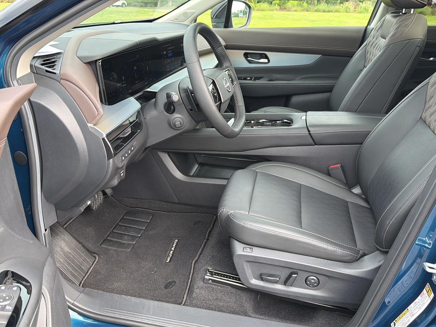 Used 2025 Aurora Blue Pearl Metallic/Super Black Nissan Platinum image 10