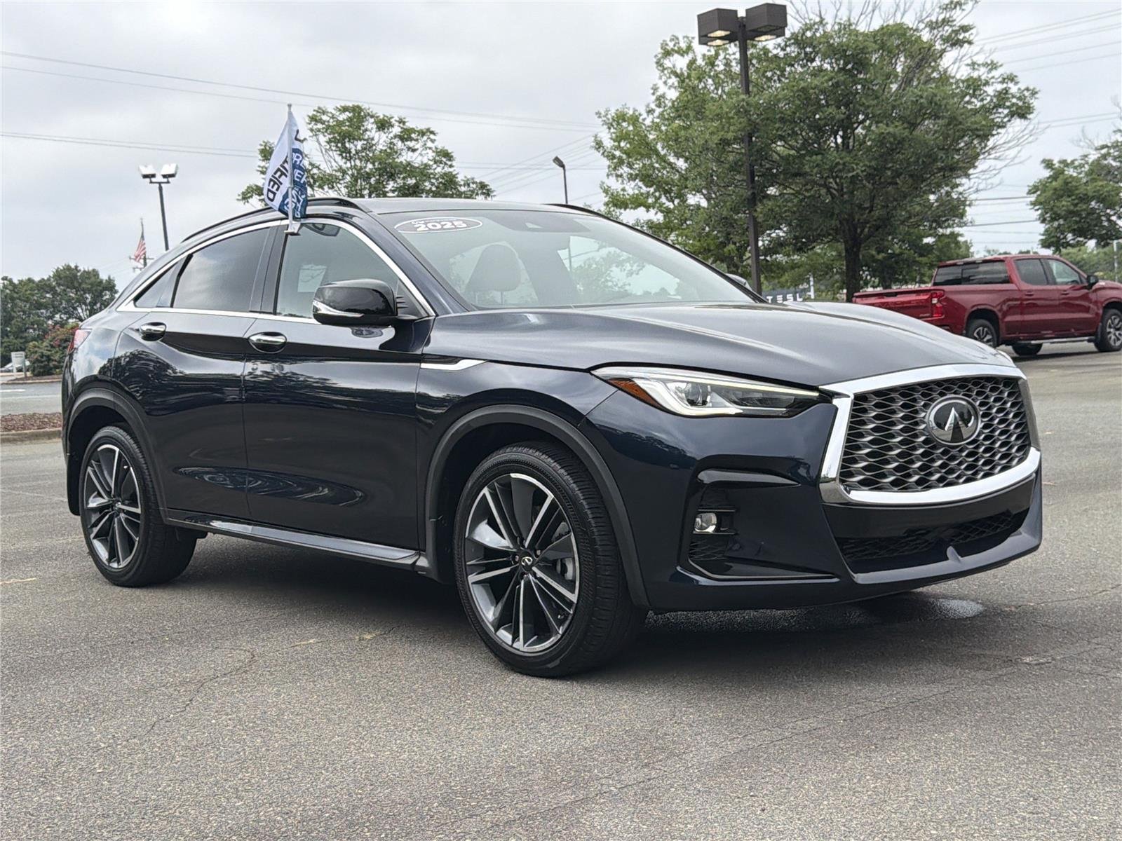 Certified Used 2025 Hermosa Blue INFINITI LUXE image 28