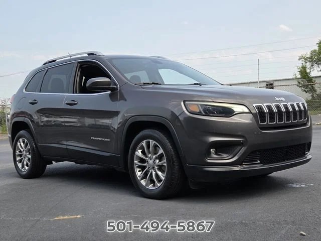 Used 2019 Gray Jeep Latitude Plus image 7