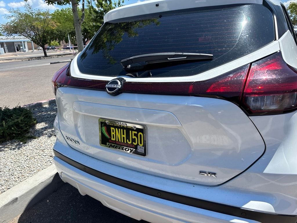 Used 2023 White Nissan SR image 16