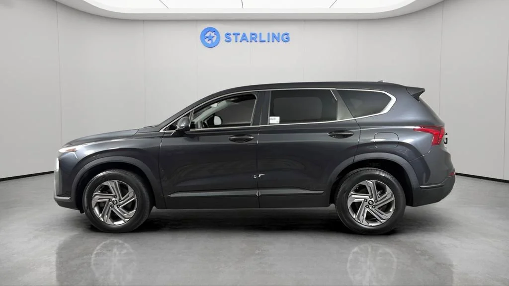Used 2021 Gray Hyundai SE image 3