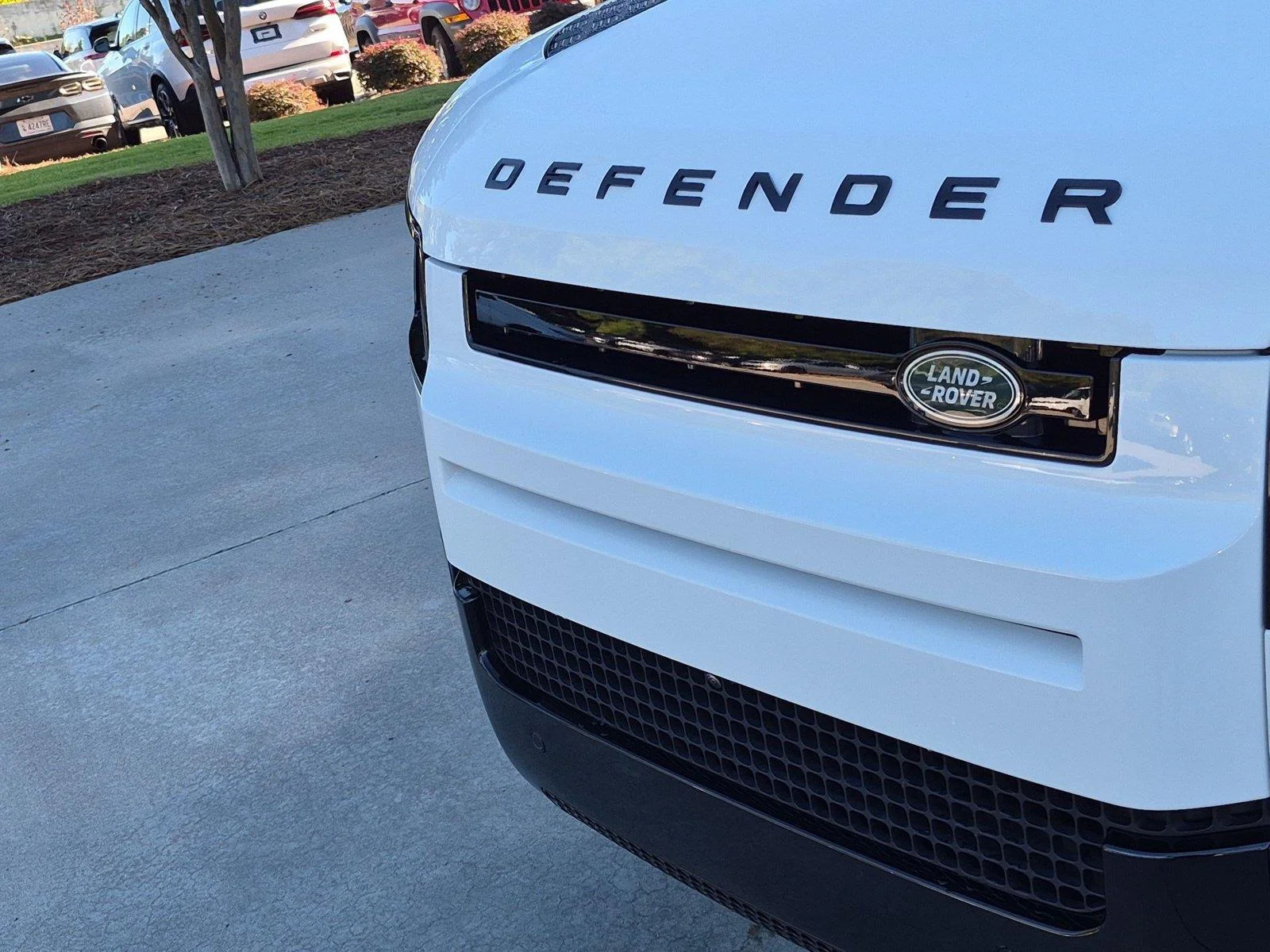 Used 2025 Fuji White Land Rover X-Dynamic SE image 13