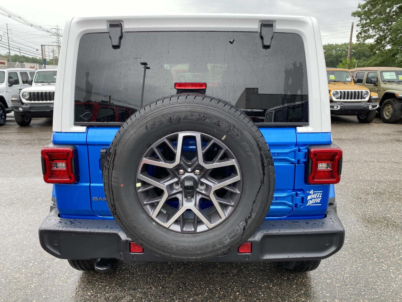 New 2026 Hydro Blue Pearl-Coat Exterior Paint Jeep Sahara image 4