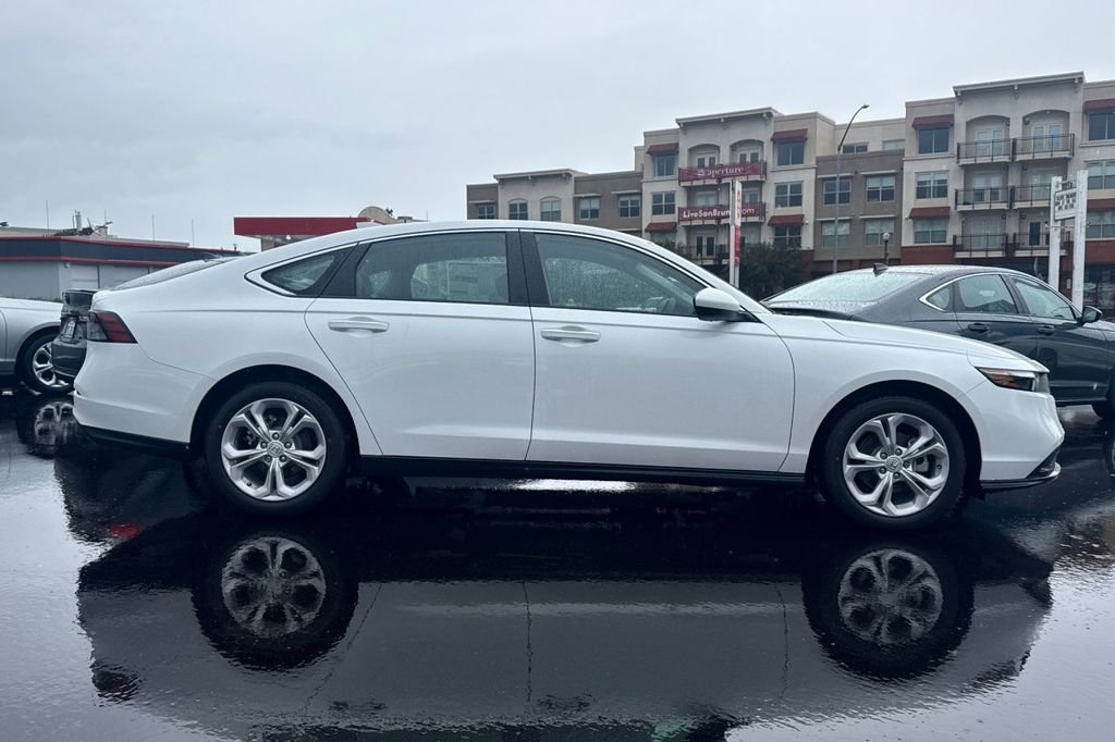 New 2026 Platinum White Pearl Honda LX image 3