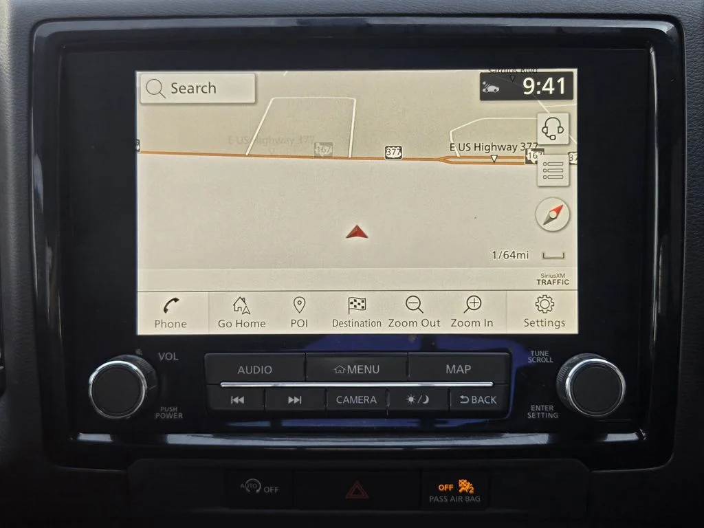 Used 2024 White Nissan PRO-X image 19