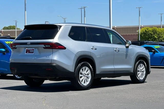 Certified Used 2025 Silver Toyota XLE image 4