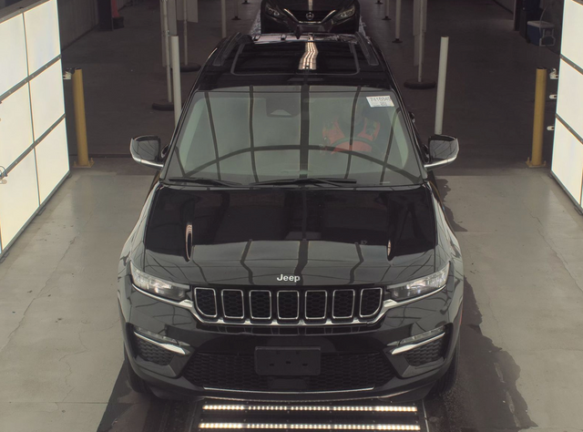 Used 2022 Black Jeep 4xe image 14