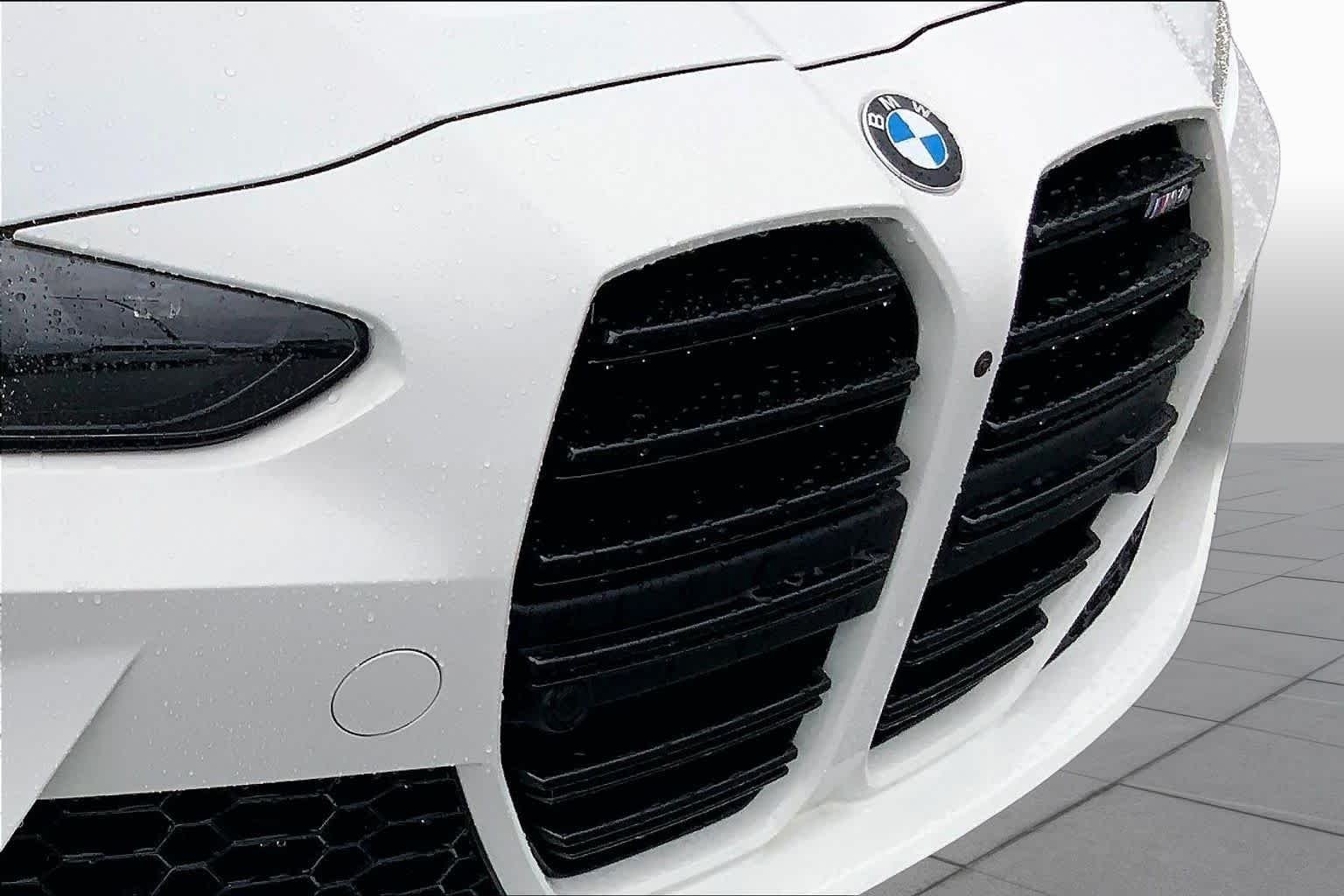 Used 2025 Alpine White BMW  image 29