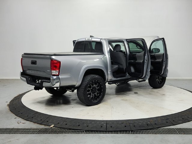 Used 2017 Silver Toyota SR5 image 16