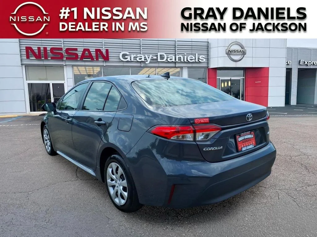 Used 2024  Toyota LE image 5
