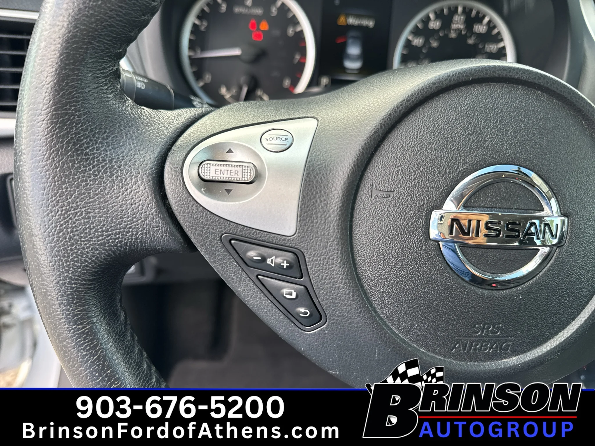 Used 2018 Aspen White Nissan SR image 18