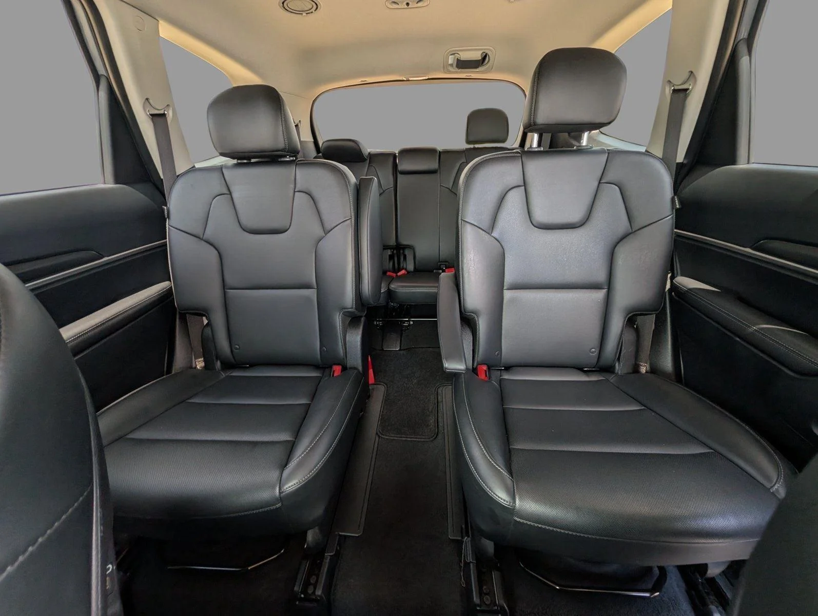 Used 2024 Everlasting Silver Kia S image 13
