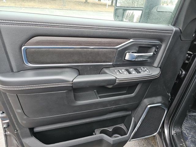 New 2026 Granite Crystal Metallic Clearcoat Ram Laramie image 19