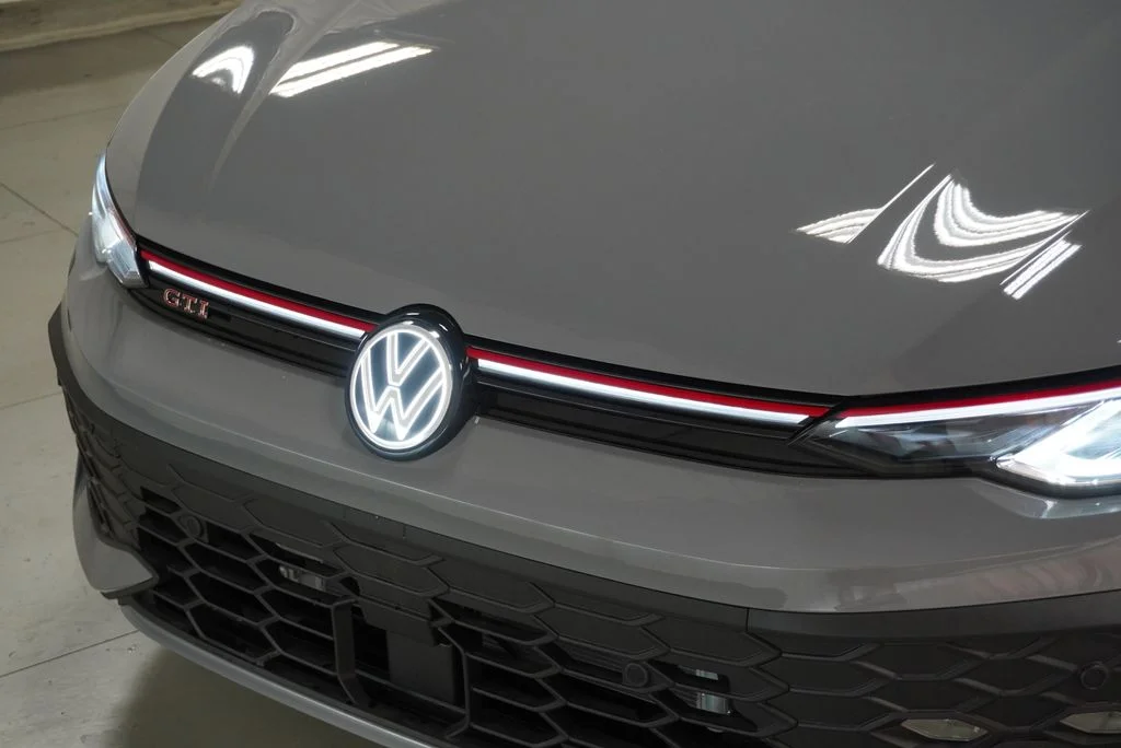 New 2026 Moonstone Gray Volkswagen SE image 35