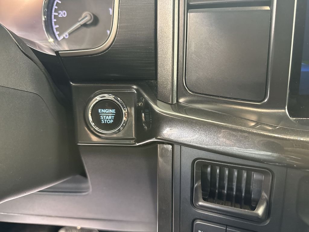 Used 2021 Silver Metallic Ford XLT image 22