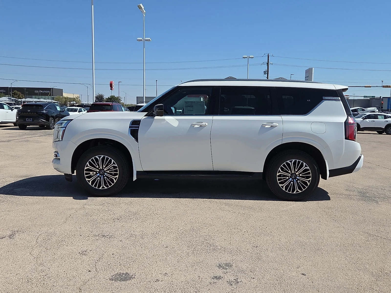 New 2027 QAC Aspen Whit Nissan SL 4x2 image 2