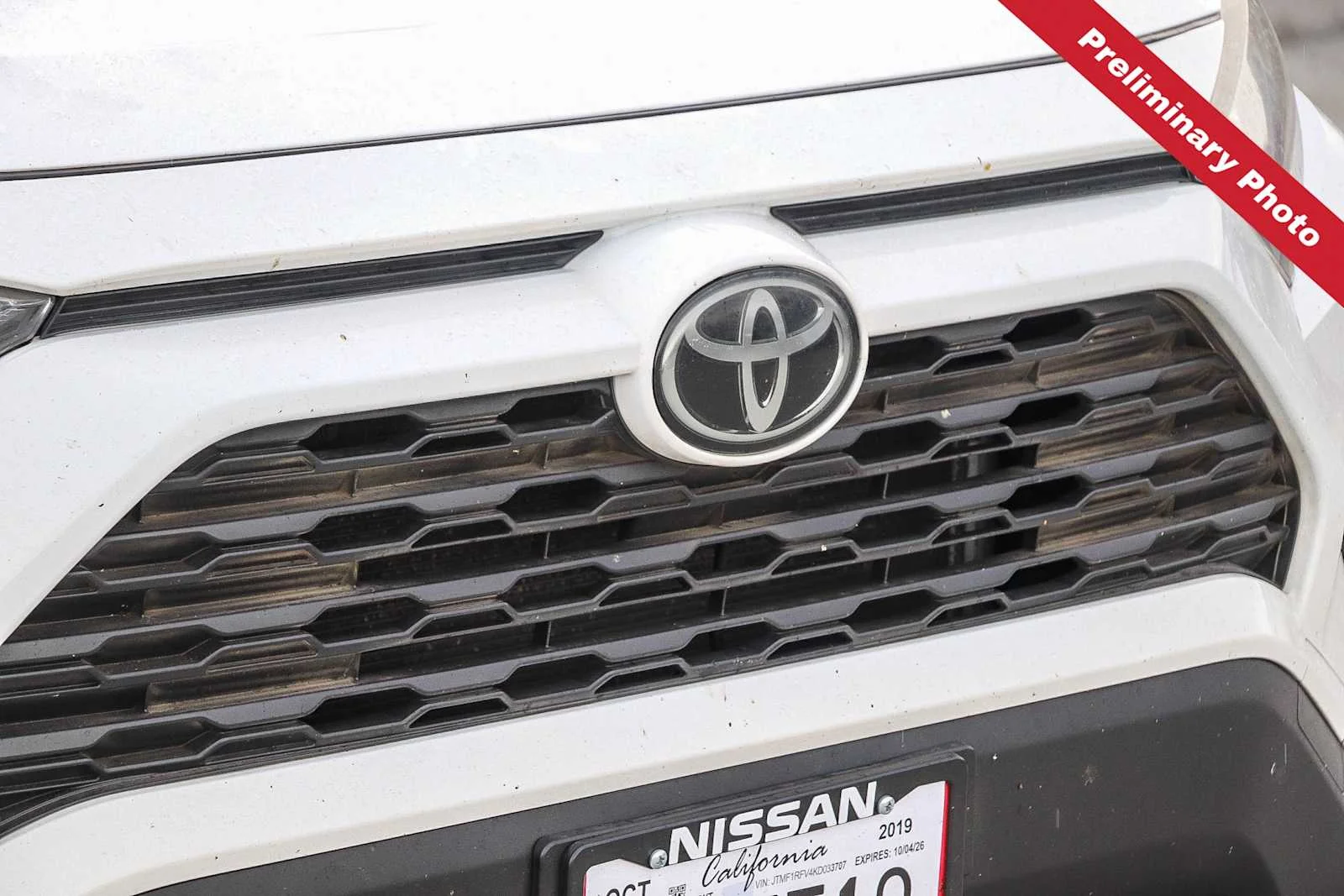 Used 2019 Super White Toyota LE image 5