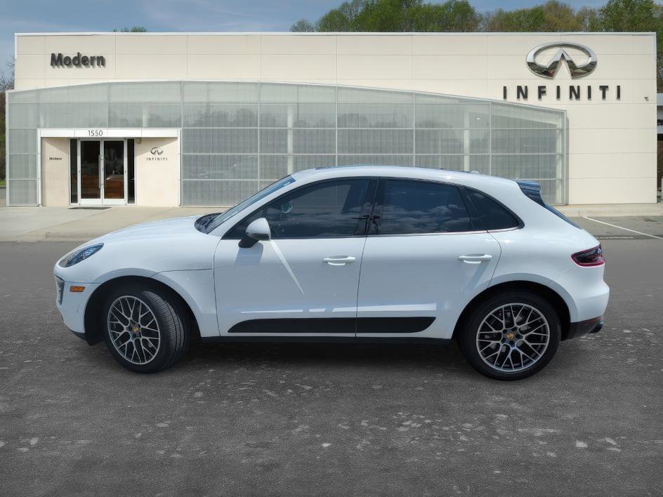 Used 2018 White Porsche Base image 6