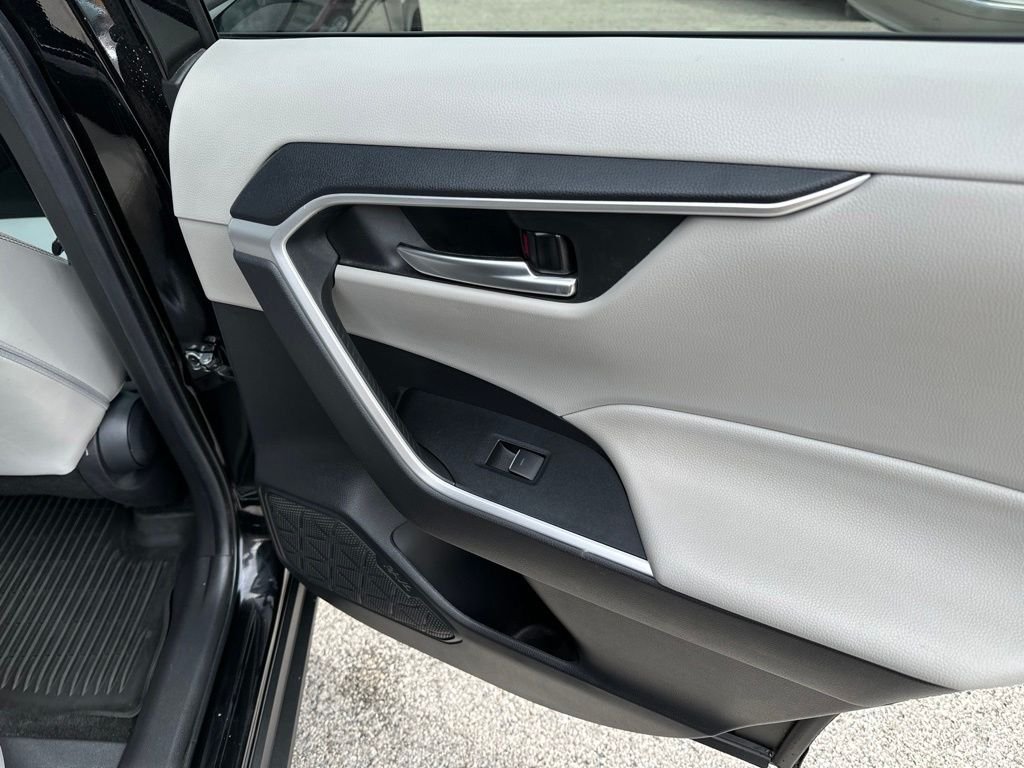 Used 2023 Black Toyota XLE Premium image 19
