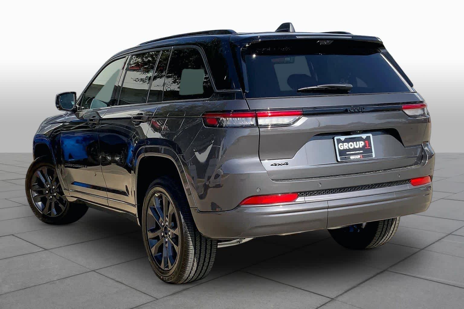 New 2026 Baltic Gray Metallic Clear-Coat Exterior Paint Jeep Limited Reserve image 12