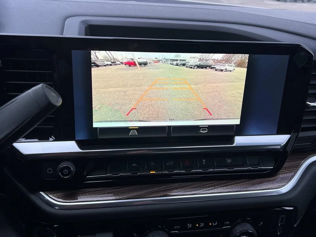 New 2026 Summit White Chevrolet LT (2FL) image 15