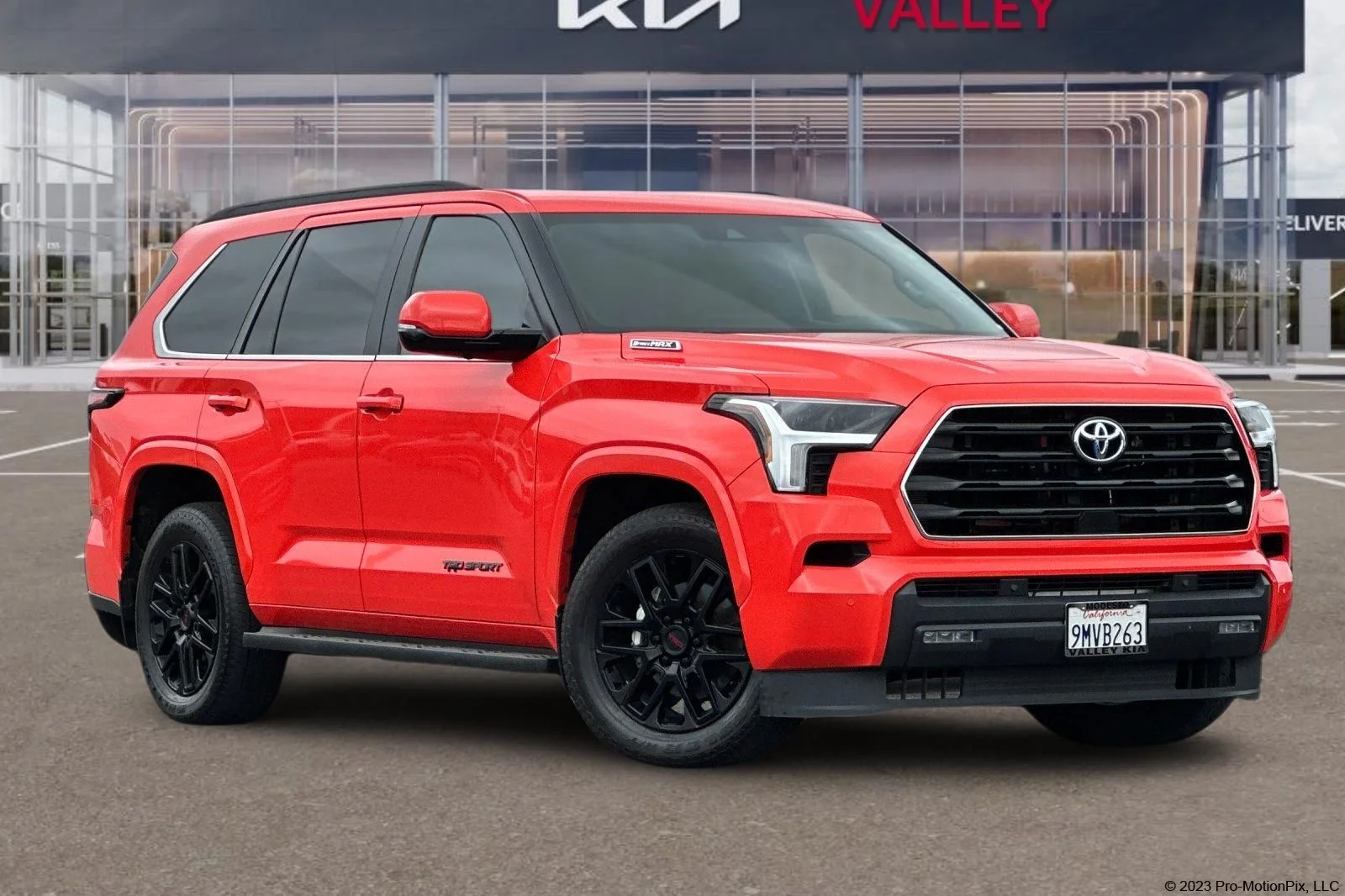 2024 Toyota Sequoia SR5 4WD i-FORCE MAX Hybrid's photo