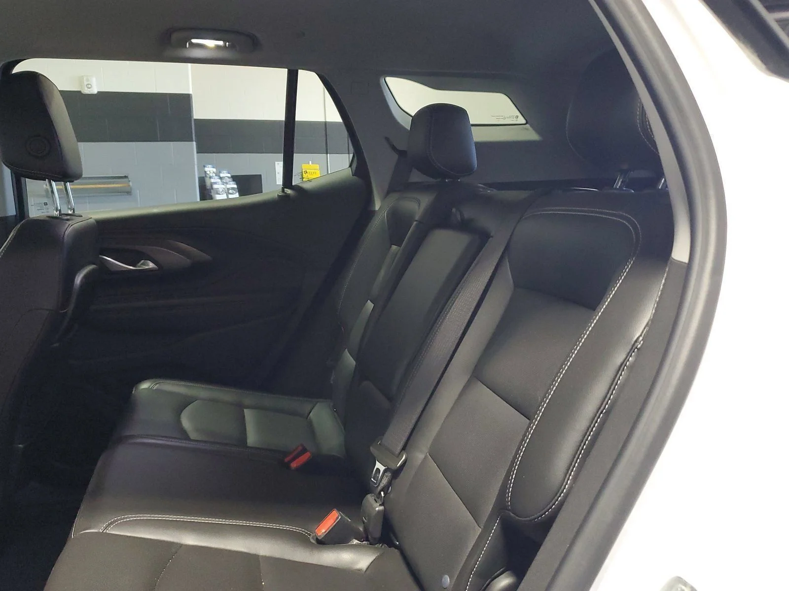 Used 2022 White GMC SLT image 9