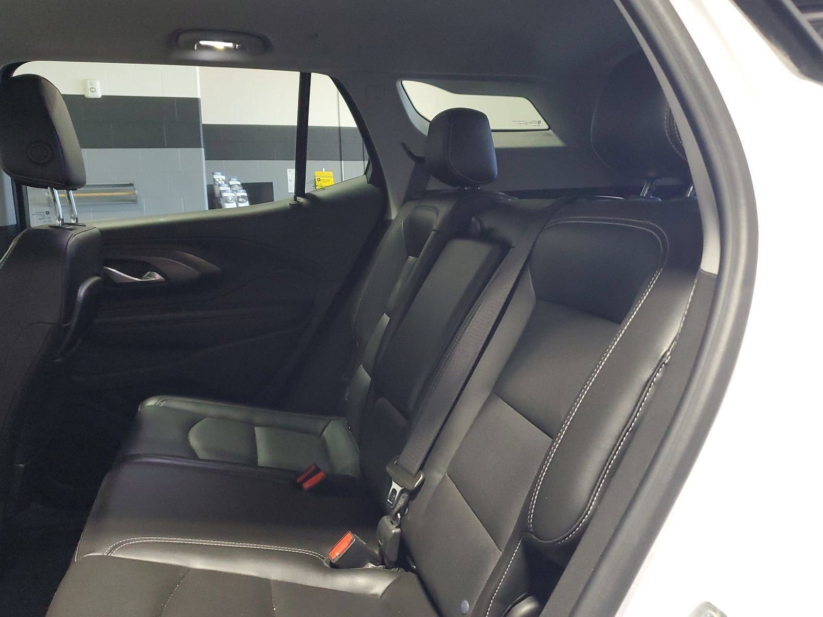 Used 2022 White GMC SLT image 9