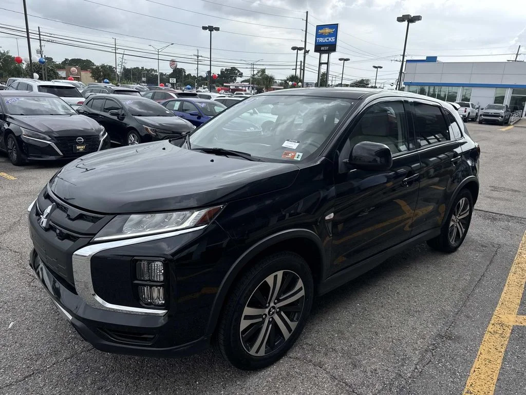 Certified Used 2020 Black Mitsubishi 2.0 SE image 4