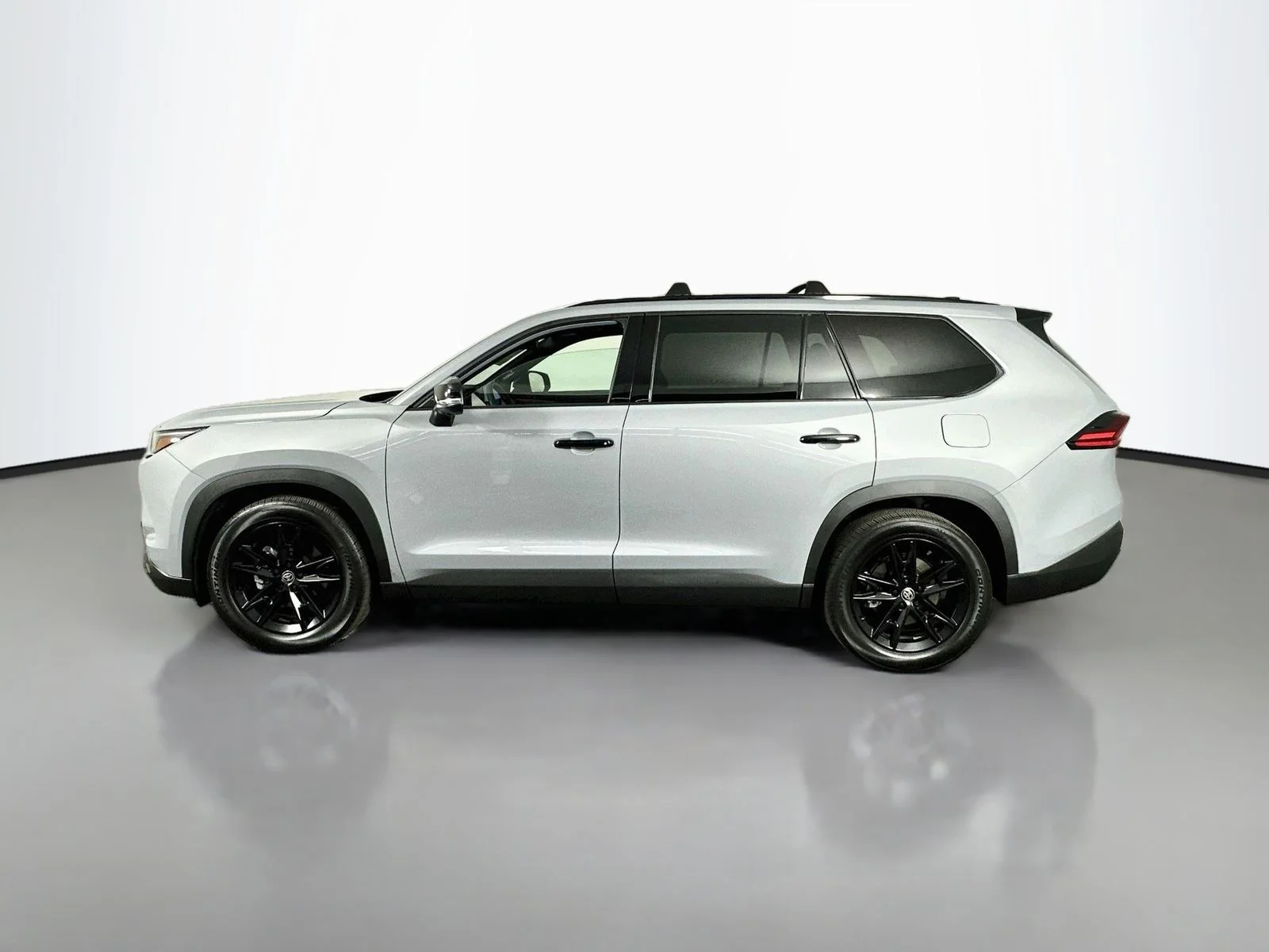 Used 2025  Toyota Nightshade Edition image 4
