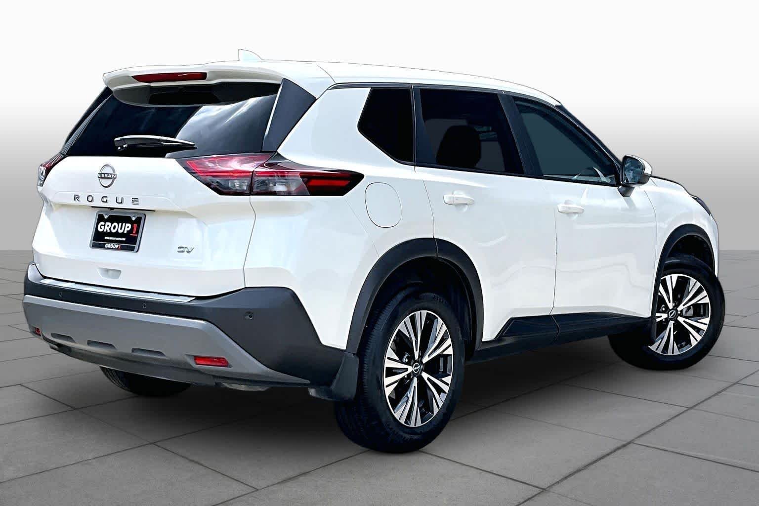Used 2023 Pearl White Tricoat Nissan SV image 12