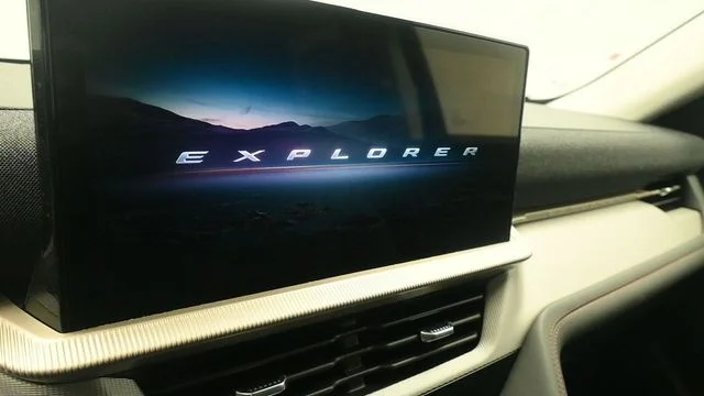New 2026 Carbonized Gray Metallic Ford Active image 17