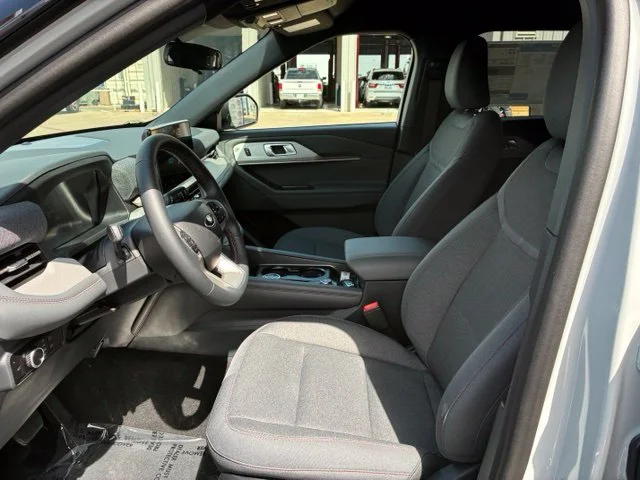 New 2027 Avalanche Gray Ford Active image 7