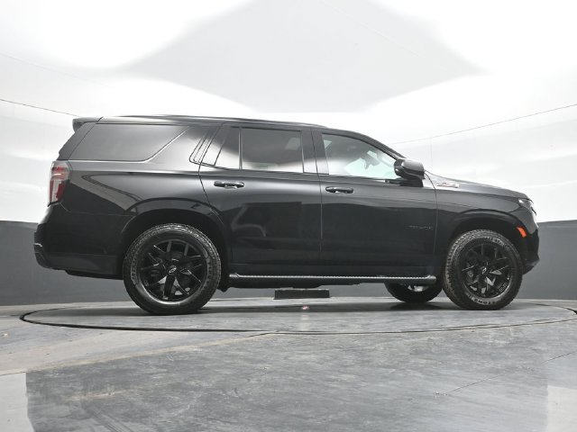 Used 2022 Black Chevrolet Z71 image 25