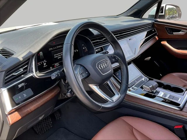 Used 2025  Audi 55 Premium image 19