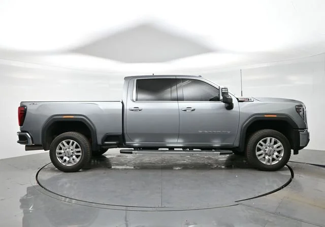 Used 2024 Sterling Metallic GMC SLT image 8