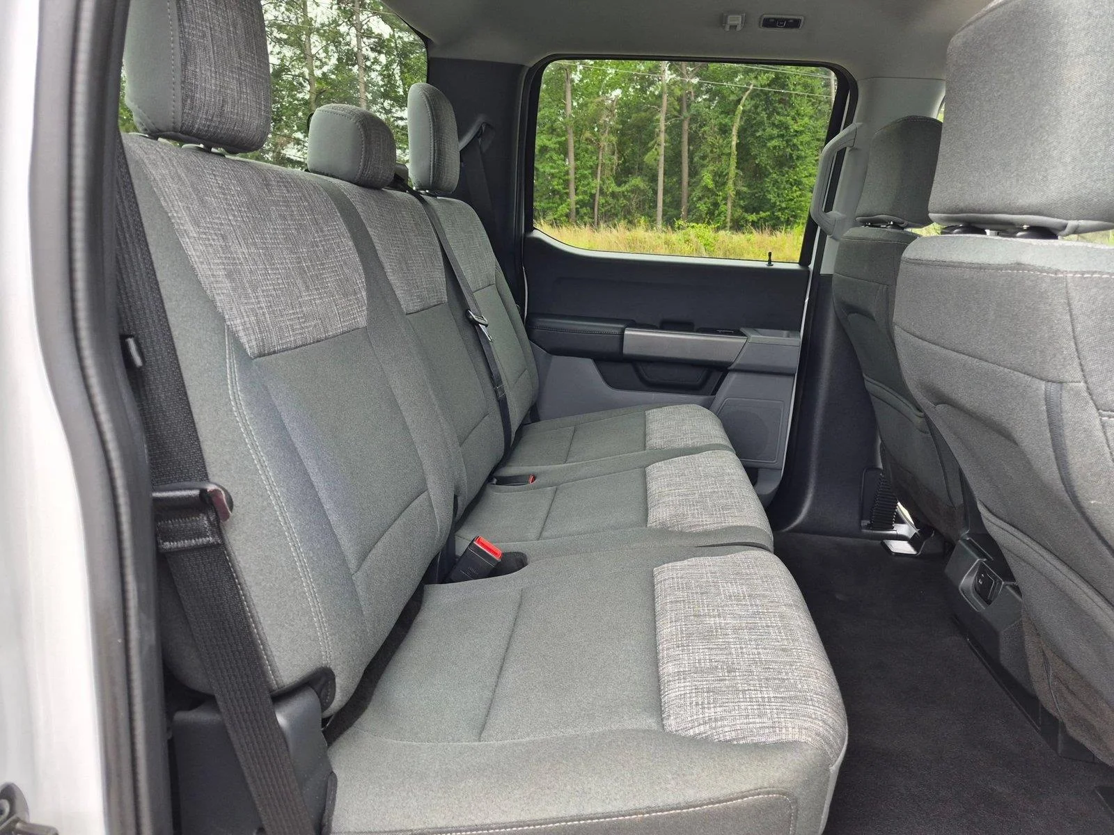 Used 2023 Oxford White Ford XLT image 27