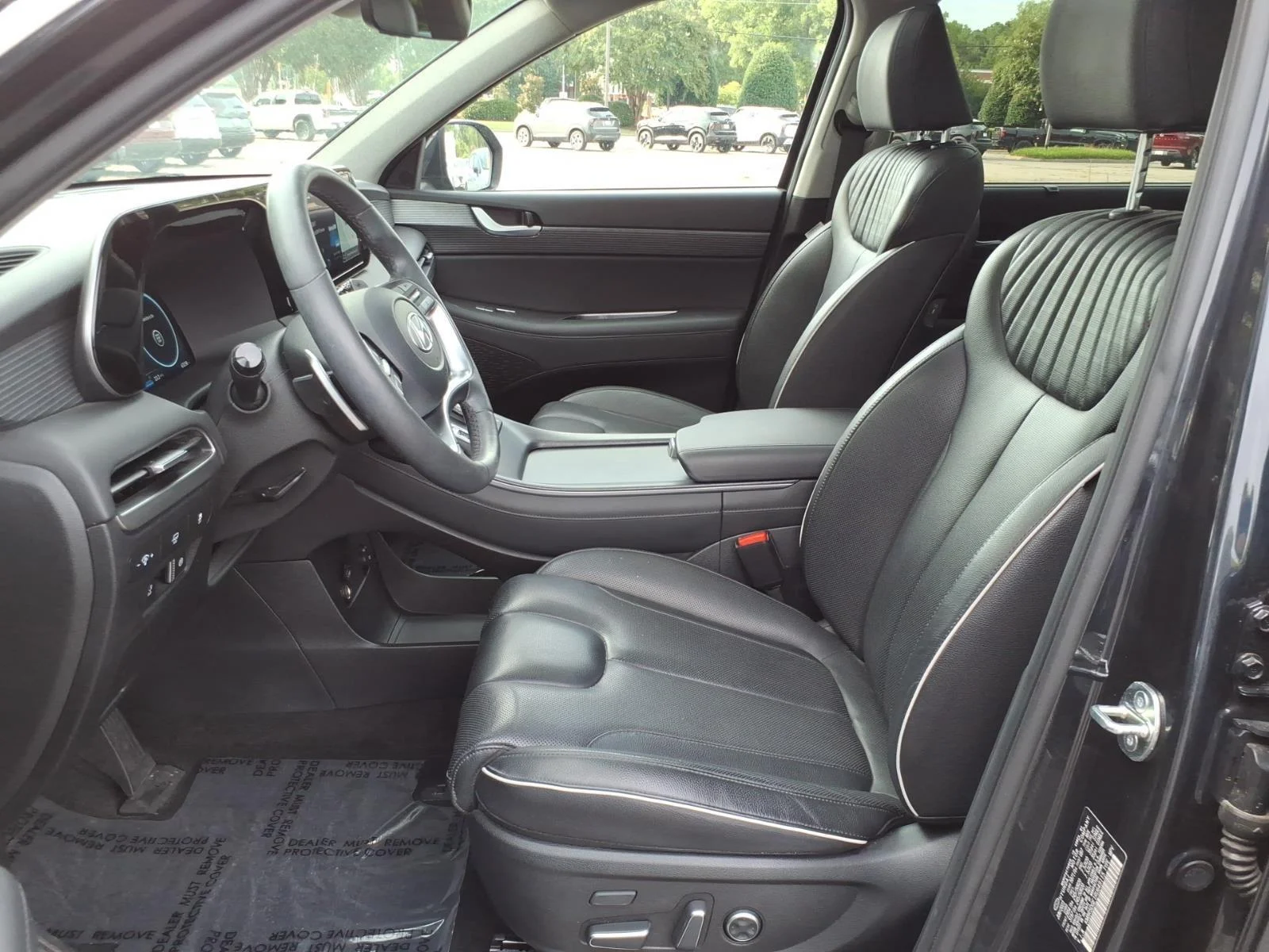 Used 2024 Moonlight Cloud Hyundai Limited image 11
