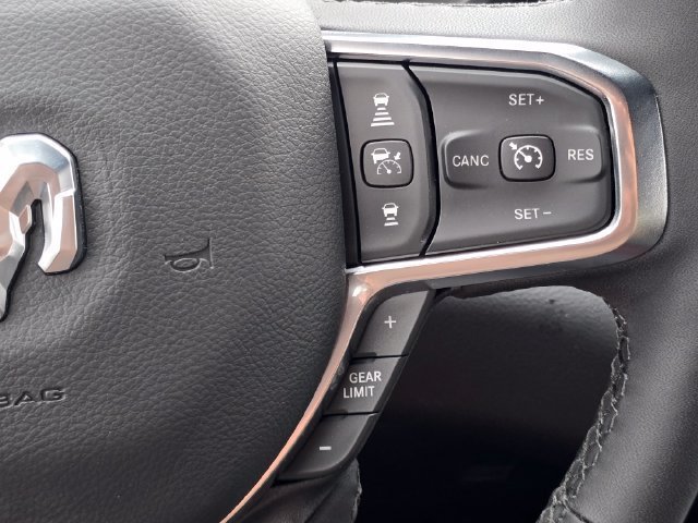 New 2026 Diamond Black Crystal Pearl-Coat Exterior Paint RAM Laramie image 26