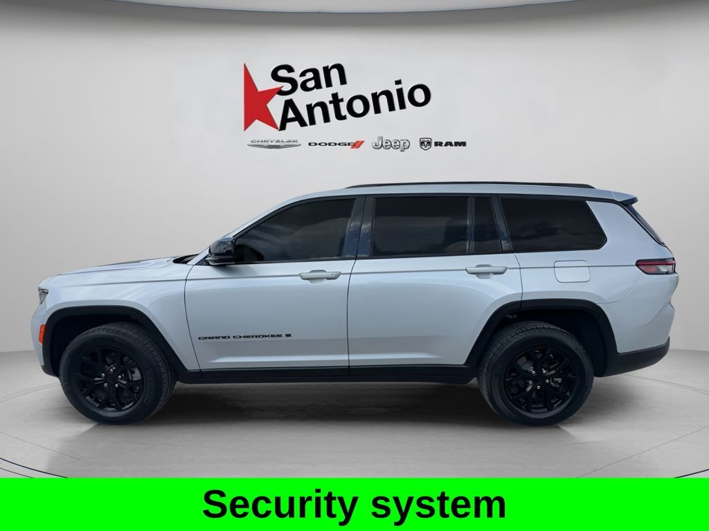 Used 2025 Silver Jeep Altitude X image 8