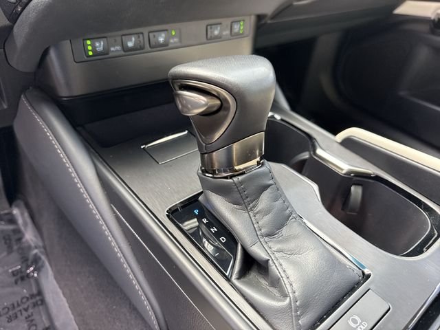 2025 Lexus ES 350 - Photo 20
