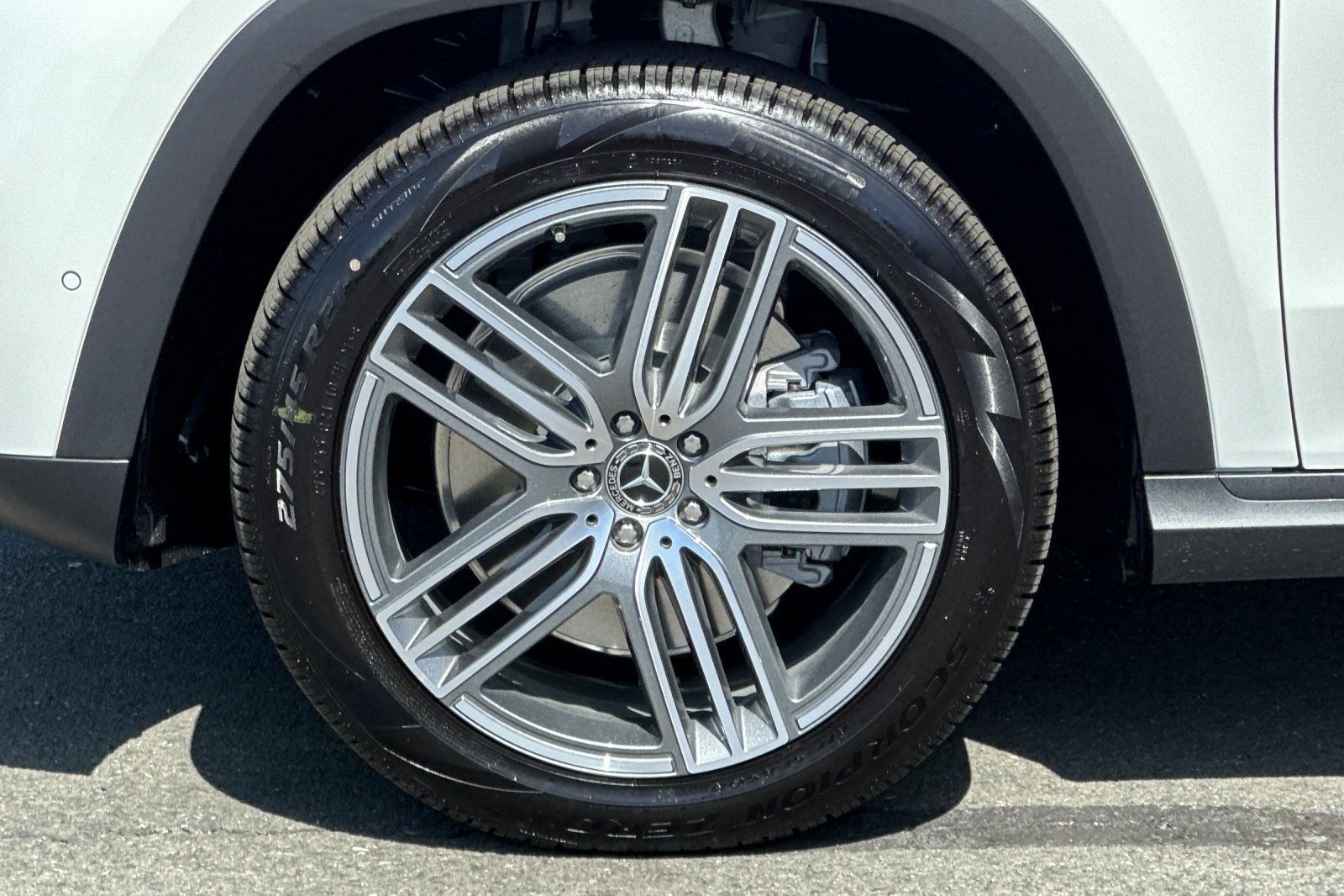 New 2026 White Mercedes-Benz GLS 450 image 27