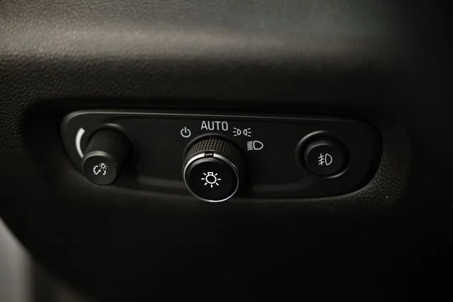 Used 2020 Silver Ice Metallic Chevrolet 3LT image 17