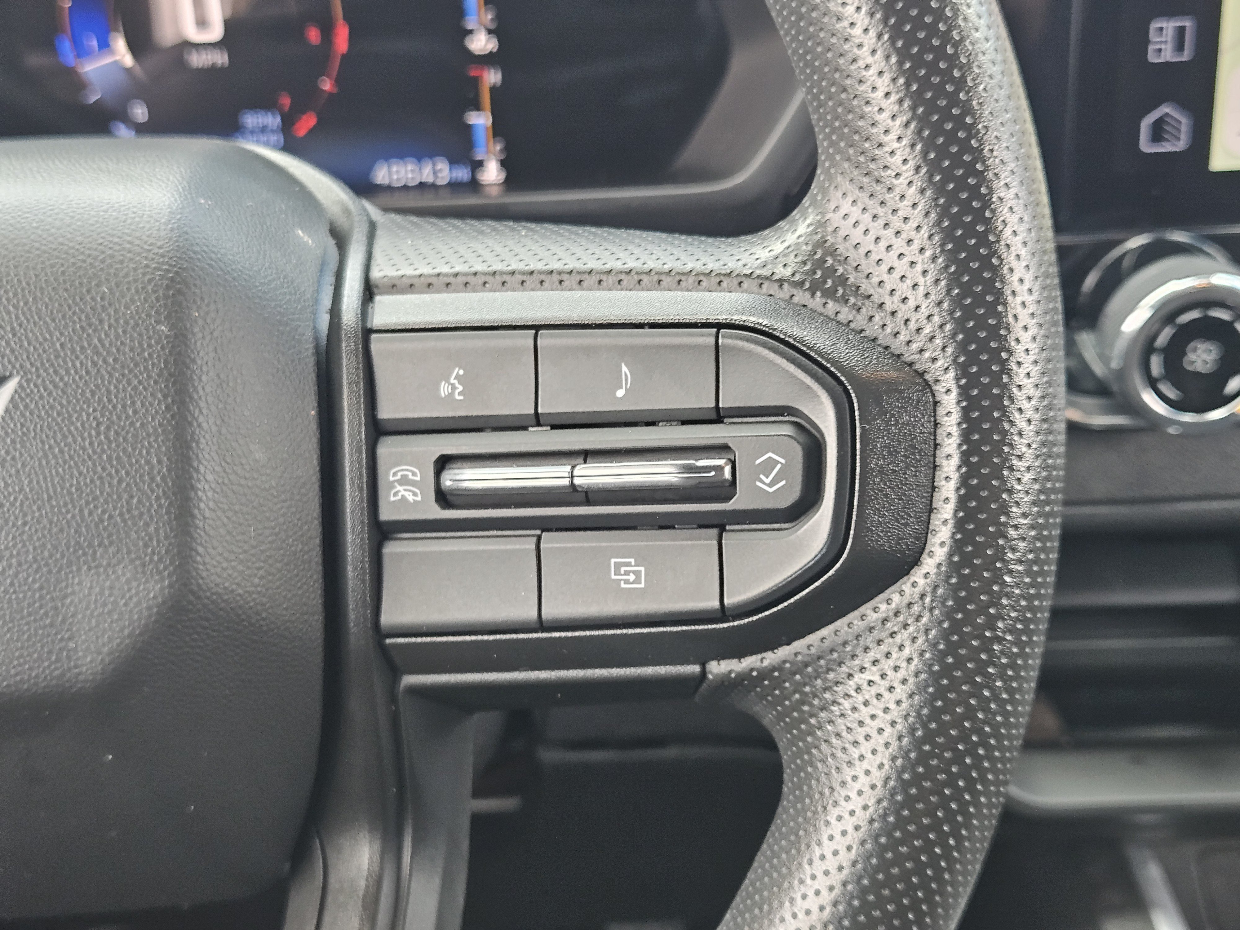 Used 2023 Sand Dune Metallic Chevrolet Trail Boss image 28