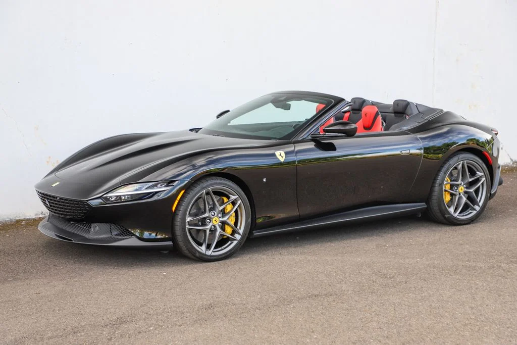 Used 2025 Nero Ferrari Spider image 13